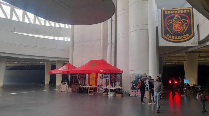 La Torre del agua en el récord Guinness de los bomberos en Zaragoza