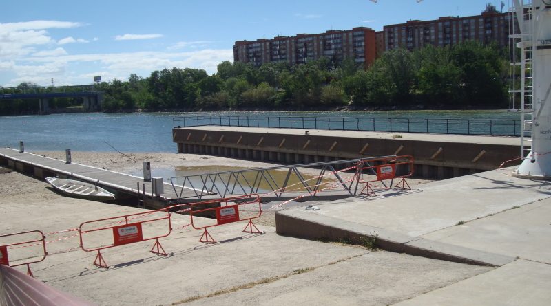 El mantenimiento del azud seca el puerto de Vadorrey y afecta a decenas de deportistas